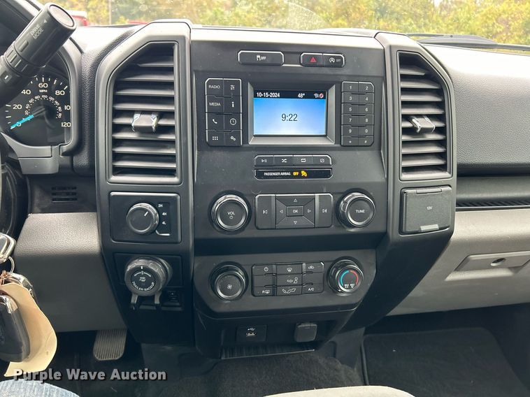 image for item EK3558 2019 Ford  F150 XL SuperCrew pickup truck