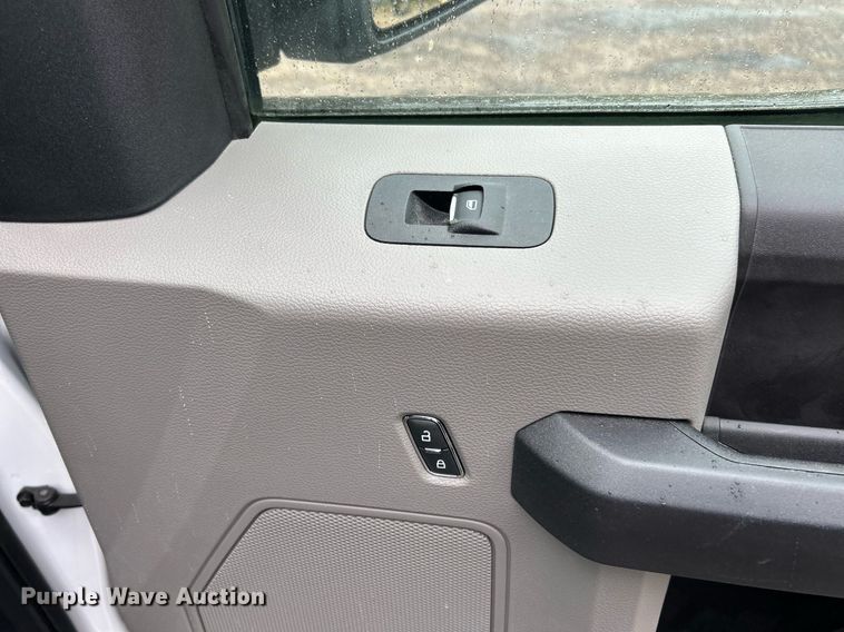 image for item EK3558 2019 Ford  F150 XL SuperCrew pickup truck