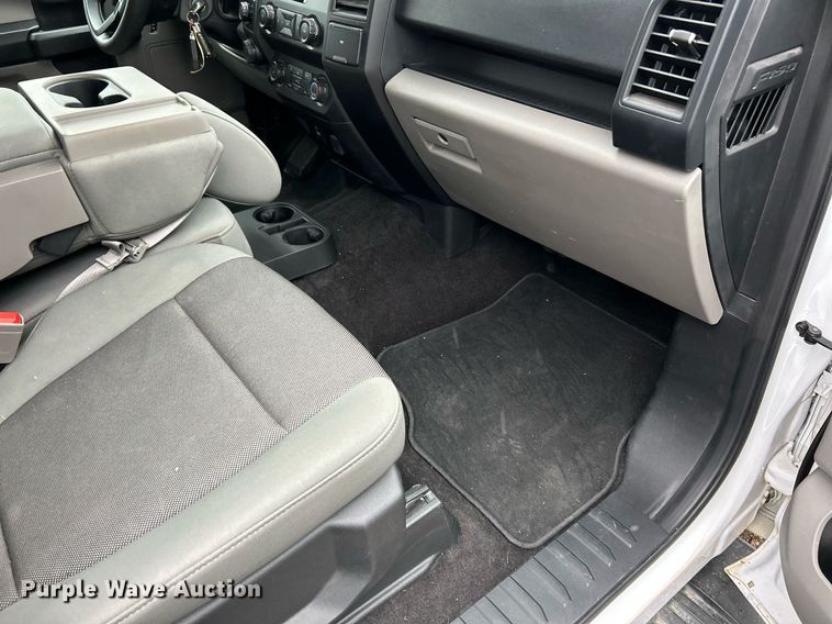 image for item EK3558 2019 Ford  F150 XL SuperCrew pickup truck