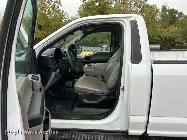 image for item EK3563 2017 Ford F150 XL pickup truck