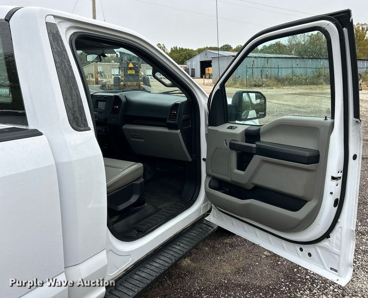 image for item EK3563 2017 Ford F150 XL pickup truck