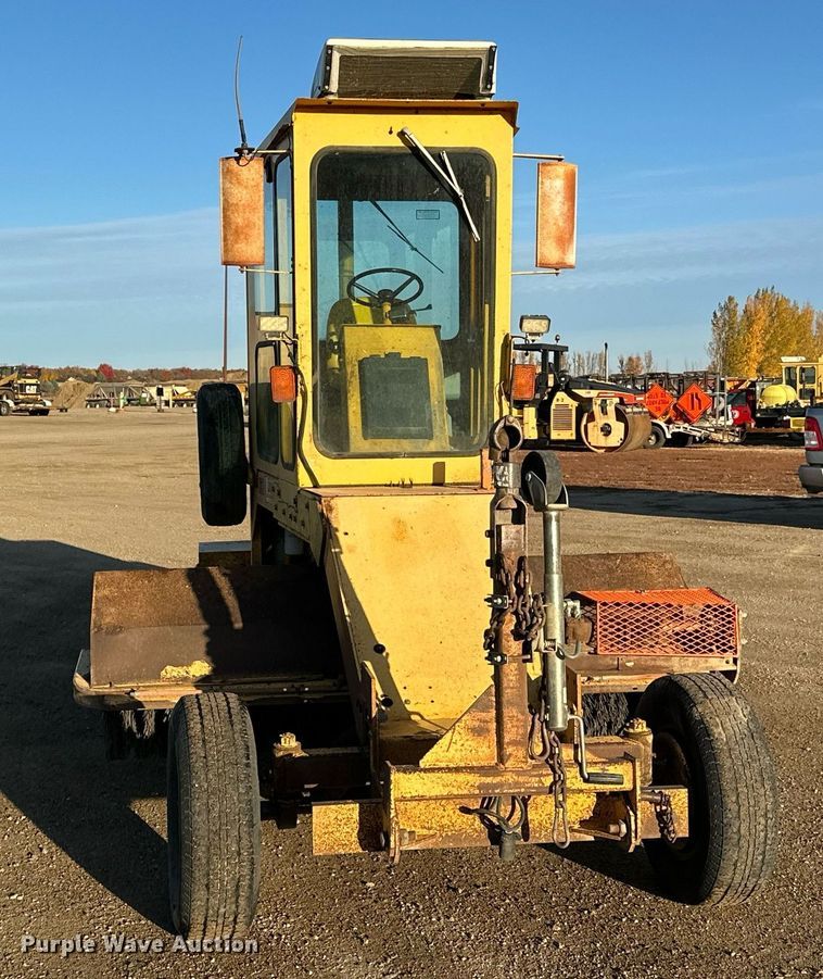 image for item EN2545 1997 Waldon  Sweep Master 250 broom