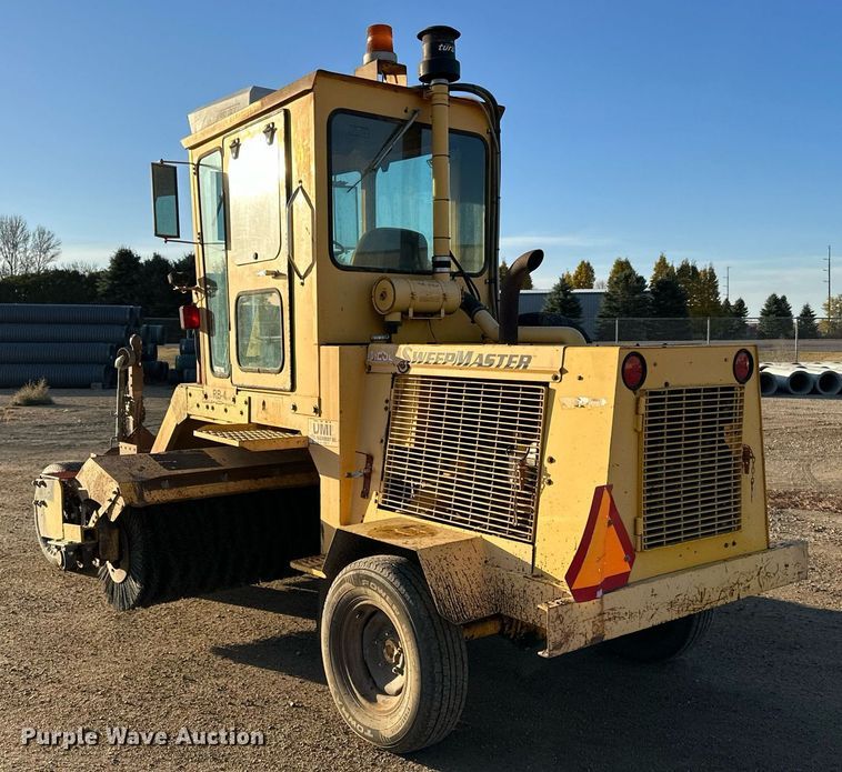 image for item EN2545 1997 Waldon  Sweep Master 250 broom