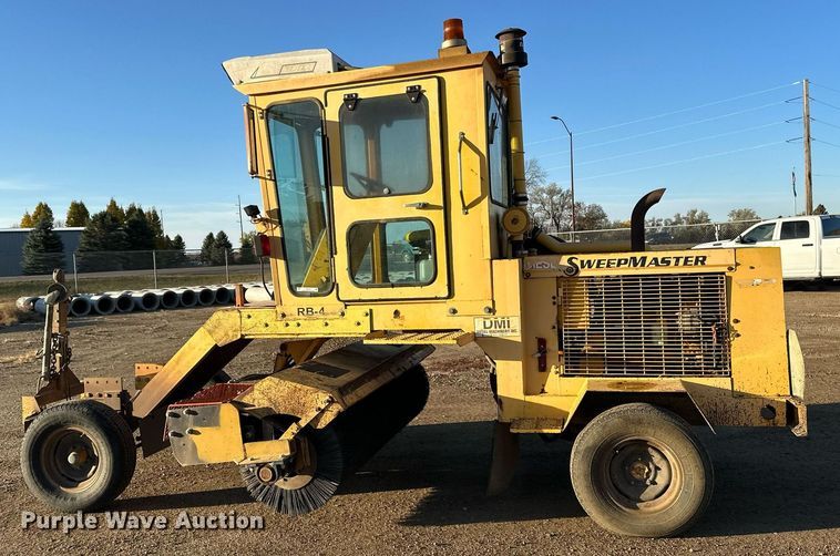 image for item EN2545 1997 Waldon  Sweep Master 250 broom