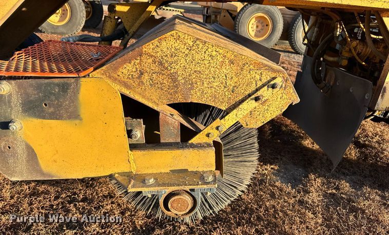 image for item EN2545 1997 Waldon  Sweep Master 250 broom