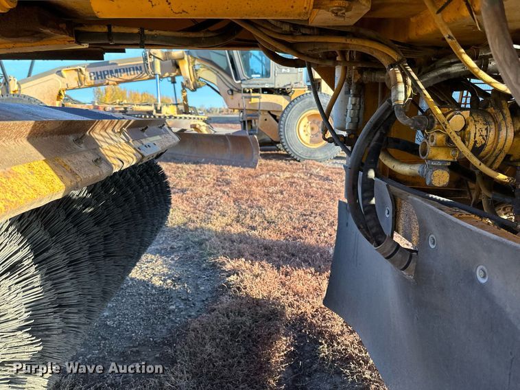 image for item EN2545 1997 Waldon  Sweep Master 250 broom