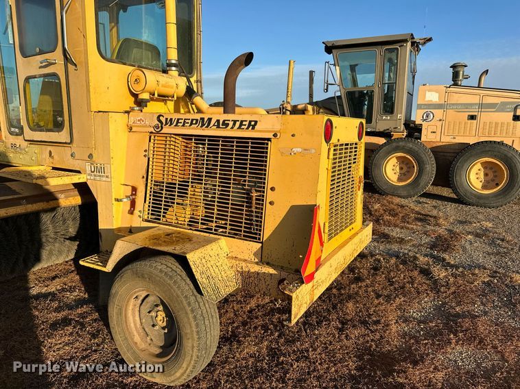 image for item EN2545 1997 Waldon  Sweep Master 250 broom