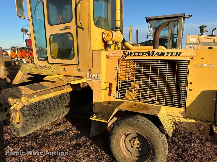 image for item EN2545 1997 Waldon  Sweep Master 250 broom