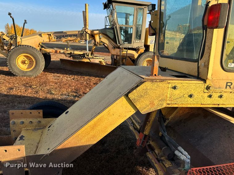 image for item EN2545 1997 Waldon  Sweep Master 250 broom