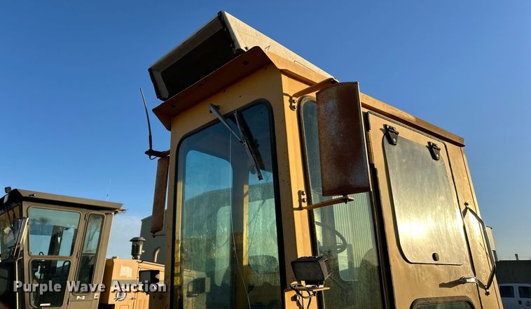 image for item EN2545 1997 Waldon  Sweep Master 250 broom