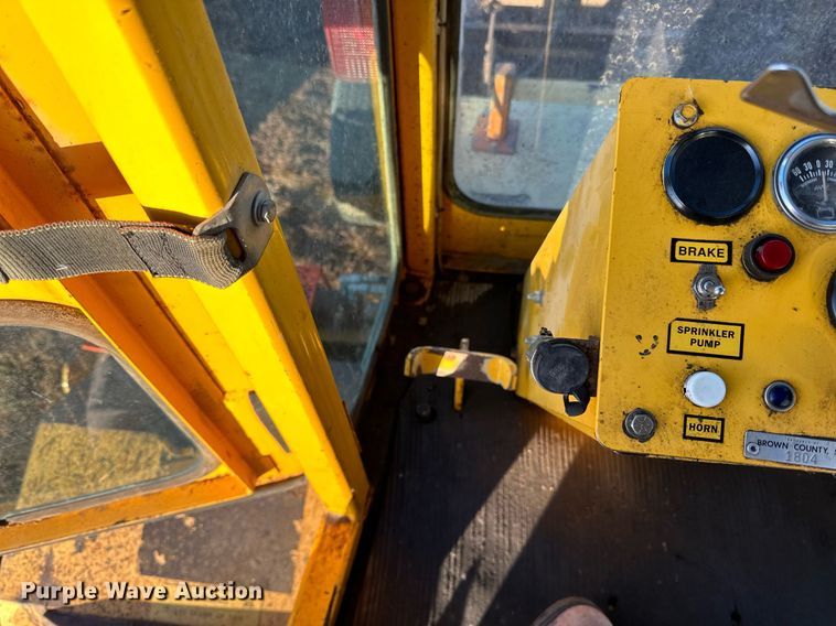 image for item EN2545 1997 Waldon  Sweep Master 250 broom