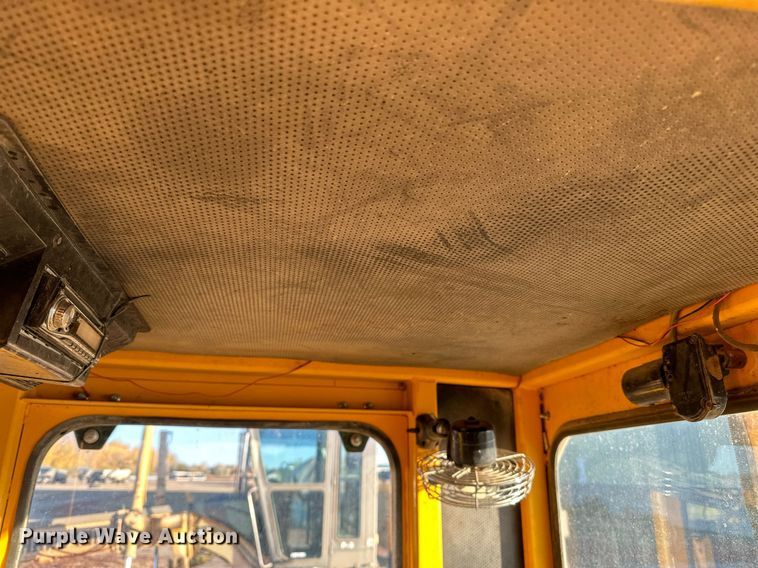 image for item EN2545 1997 Waldon  Sweep Master 250 broom