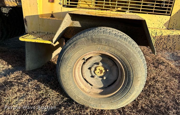 image for item EN2545 1997 Waldon  Sweep Master 250 broom