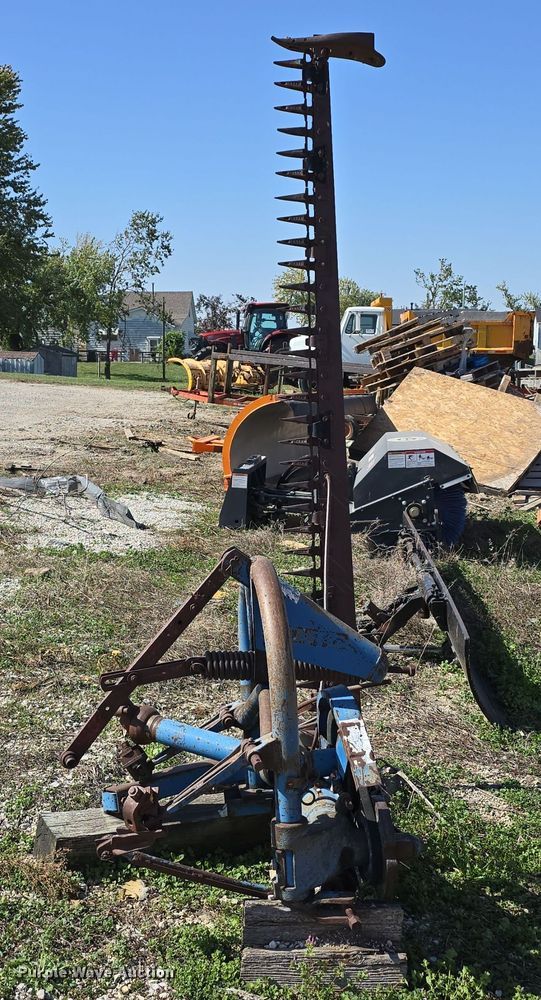 image for item EO1002 Tractor attachments