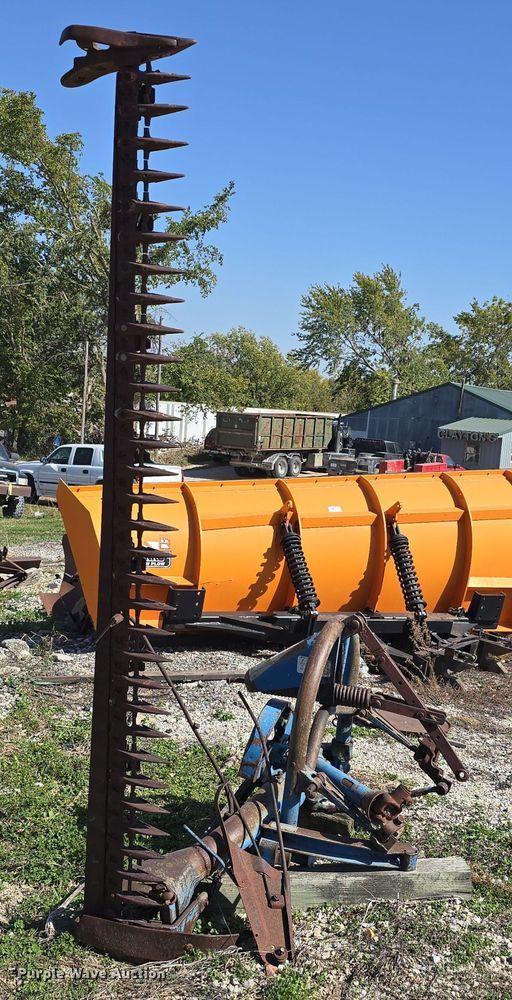 image for item EO1002 Tractor attachments