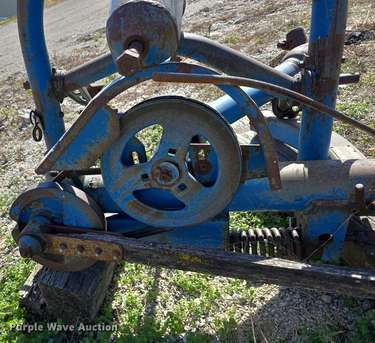 image for item EO1002 Tractor attachments