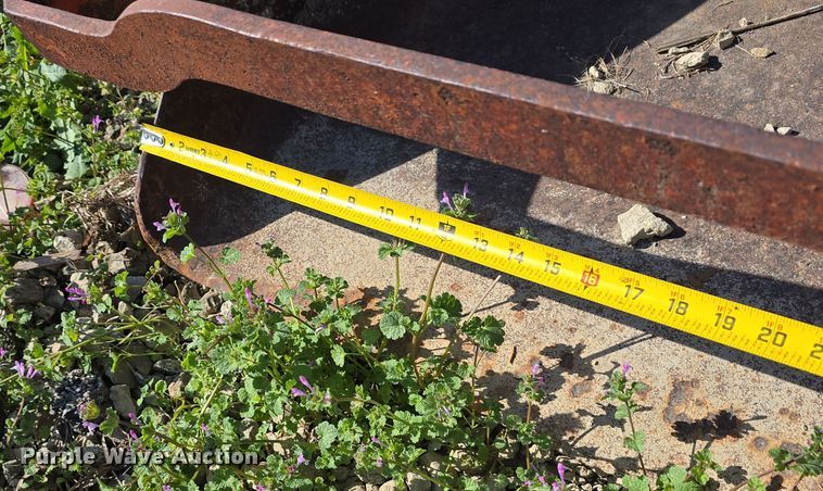 image for item EO1002 Tractor attachments