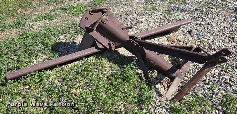 image for item EO1002 Tractor attachments