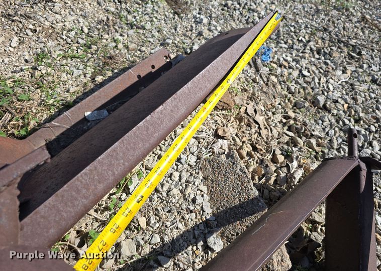 image for item EO1002 Tractor attachments