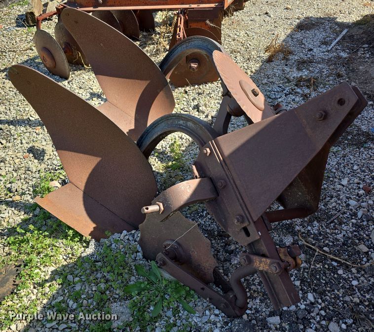 image for item EO1002 Tractor attachments