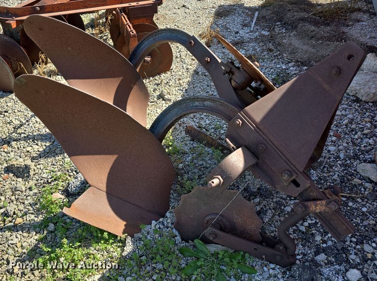 image for item EO1002 Tractor attachments