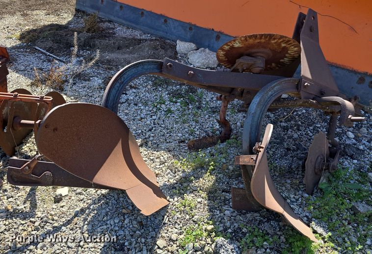 image for item EO1002 Tractor attachments