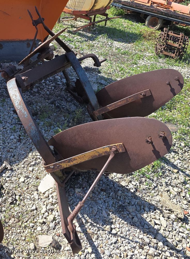 image for item EO1002 Tractor attachments