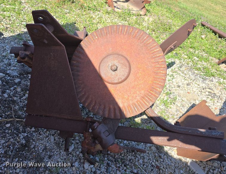 image for item EO1002 Tractor attachments