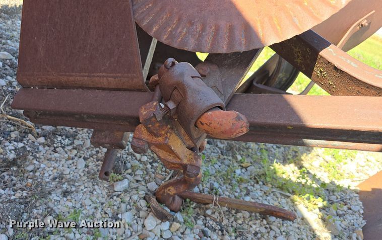 image for item EO1002 Tractor attachments