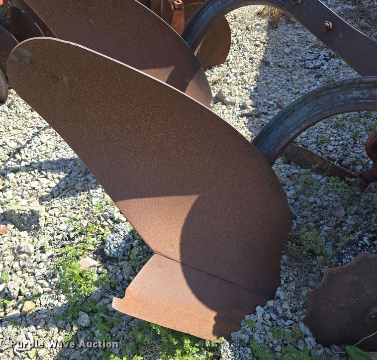 image for item EO1002 Tractor attachments