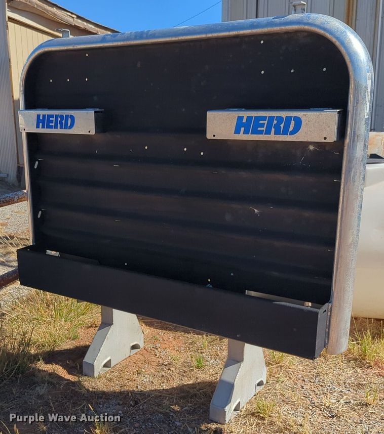 image for item EQ2386 Herd headache rack