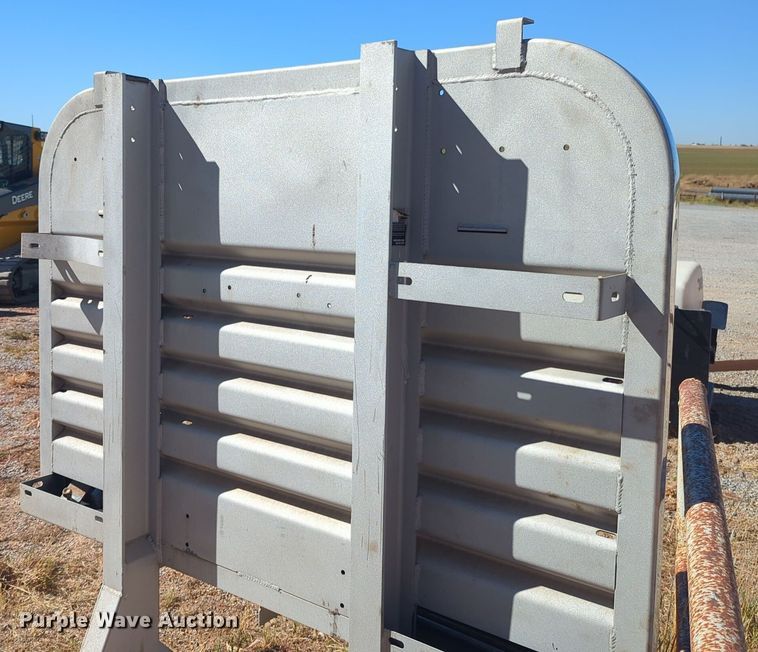 image for item EQ2386 Herd headache rack