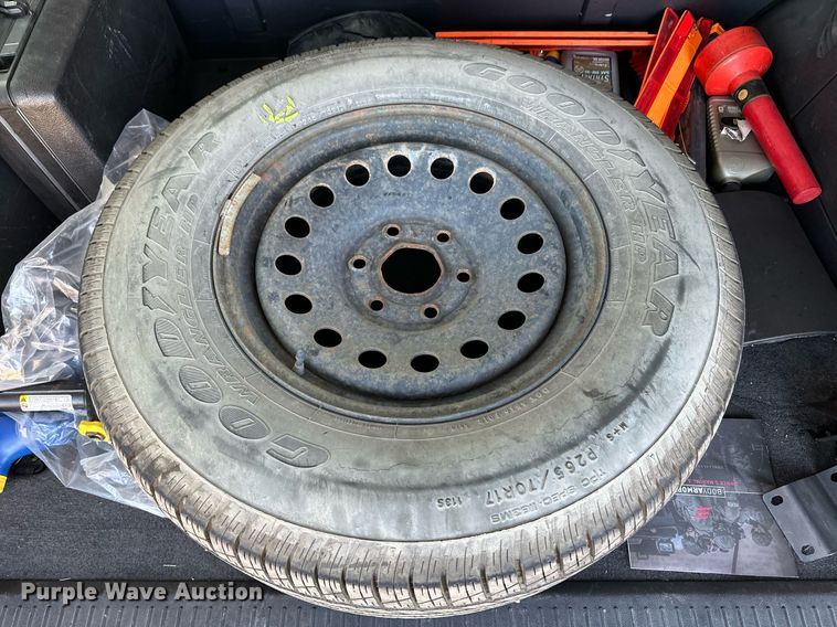 image for item ER8087 2011 Chevrolet Tahoe Police SUV