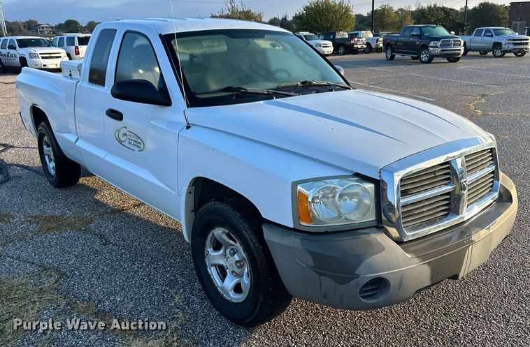 image for item ER8089 2005 Dodge Dakota Club Cab pickup truck