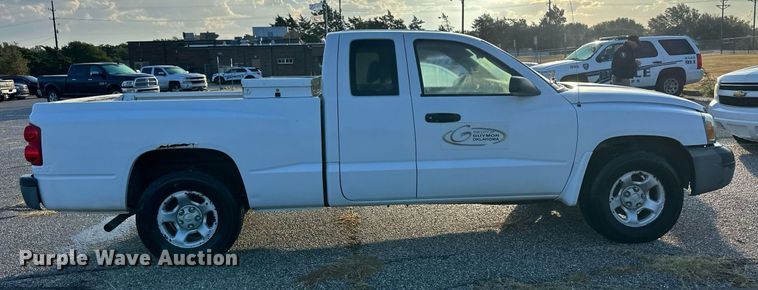 image for item ER8089 2005 Dodge Dakota Club Cab pickup truck