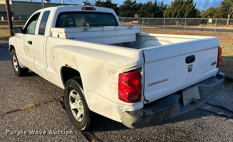 image for item ER8089 2005 Dodge Dakota Club Cab pickup truck