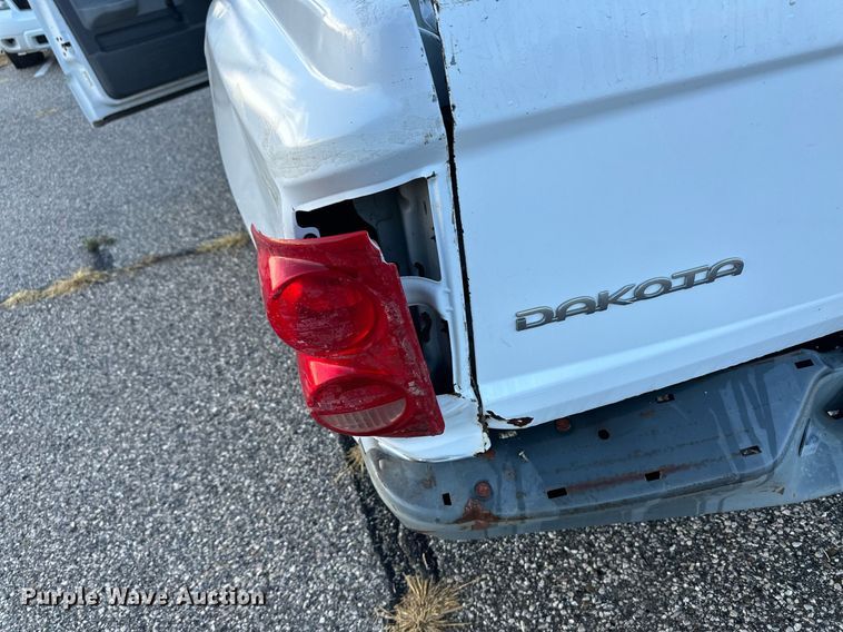 image for item ER8089 2005 Dodge Dakota Club Cab pickup truck