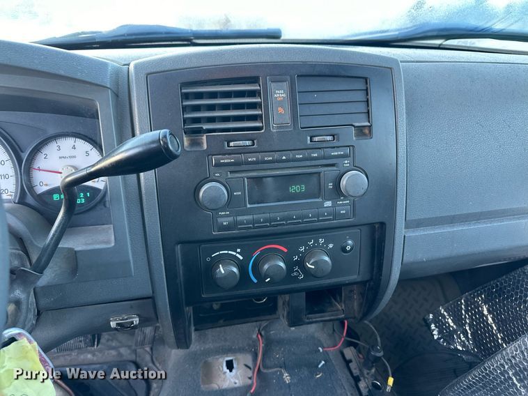 image for item ER8089 2005 Dodge Dakota Club Cab pickup truck