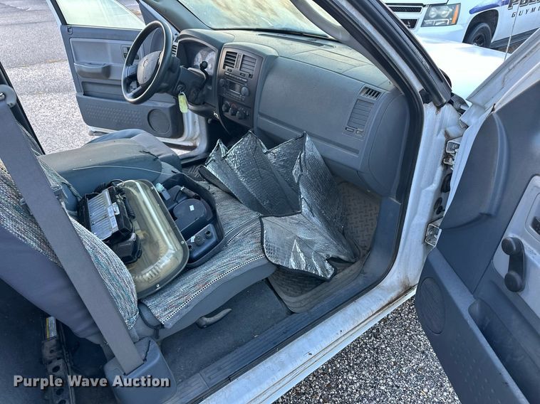 image for item ER8089 2005 Dodge Dakota Club Cab pickup truck