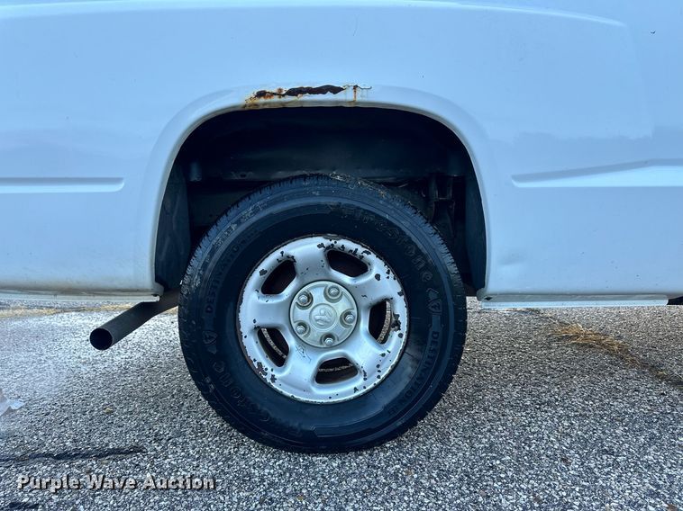 image for item ER8089 2005 Dodge Dakota Club Cab pickup truck