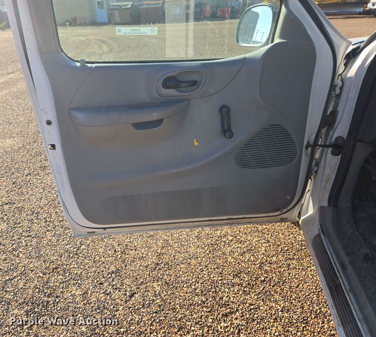 image for item ER8091 1999 Ford F150 pickup truck