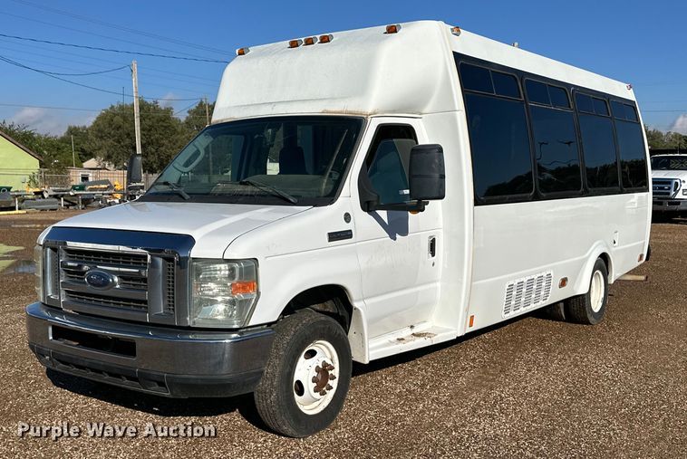 image for item ER8092 2009 Ford E450 shuttle bus