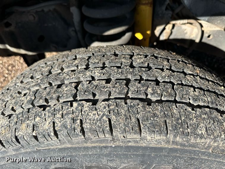 image for item ER8092 2009 Ford E450 shuttle bus