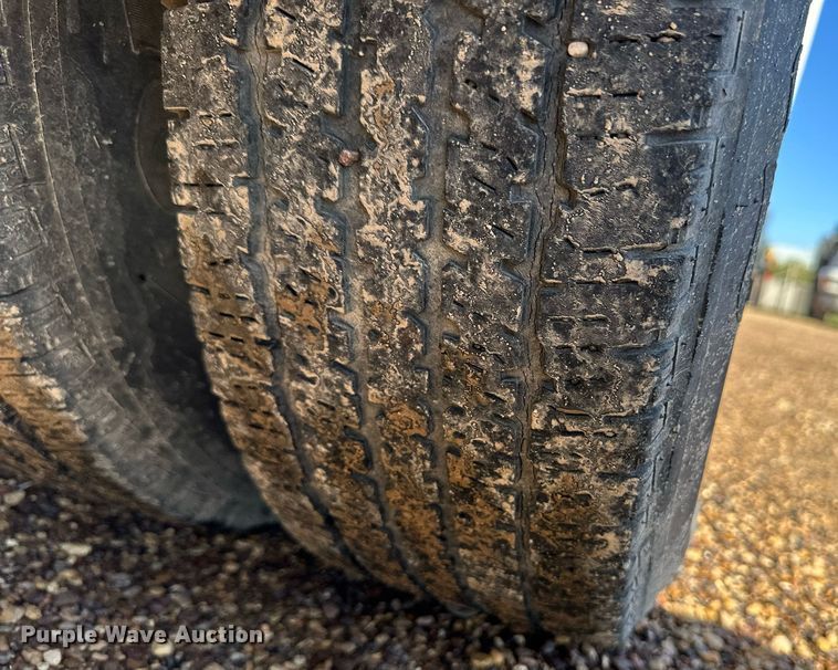 image for item ER8092 2009 Ford E450 shuttle bus