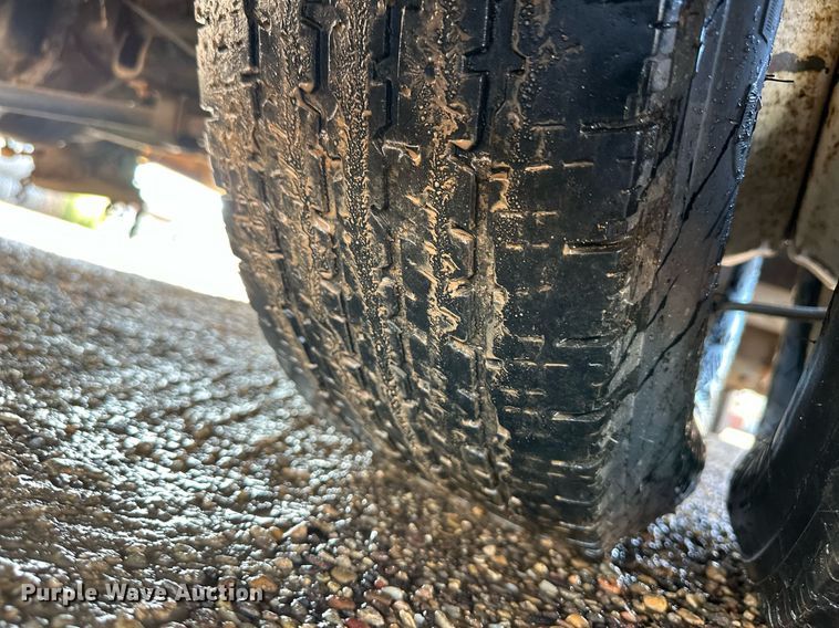 image for item ER8092 2009 Ford E450 shuttle bus