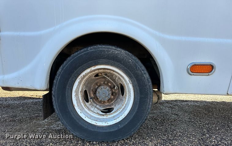 image for item ER8092 2009 Ford E450 shuttle bus