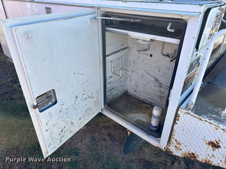 image for item ER8093 2004 Ford F550 Super Duty bucket truck