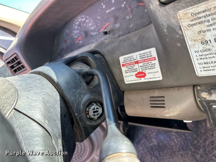 image for item ER8093 2004 Ford F550 Super Duty bucket truck