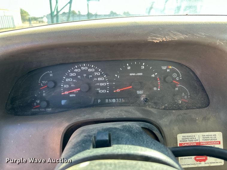 image for item ER8093 2004 Ford F550 Super Duty bucket truck