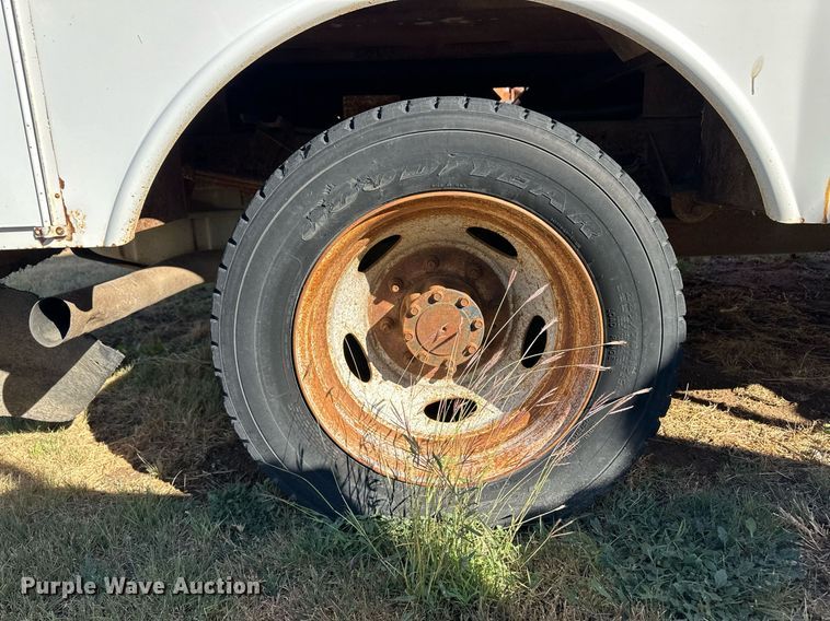 image for item ER8093 2004 Ford F550 Super Duty bucket truck